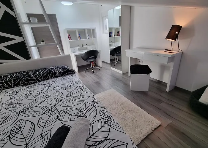 Sea View - Orijeta Apartman *